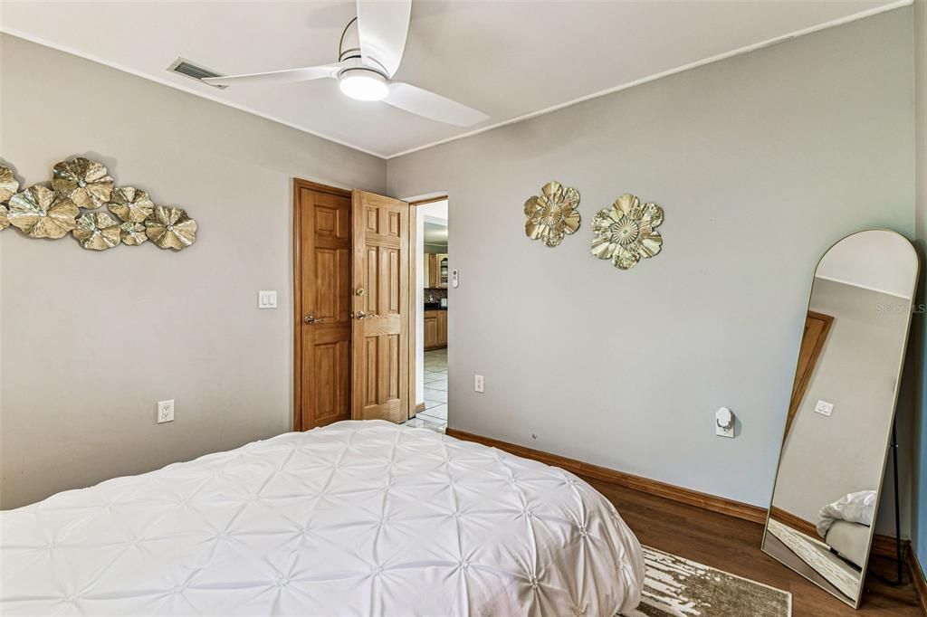 На продажу: $489,000 (4 спален, 2 ванн, 1559 Квадратных фут)