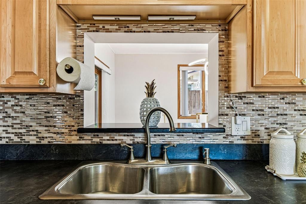 На продажу: $489,000 (4 спален, 2 ванн, 1559 Квадратных фут)