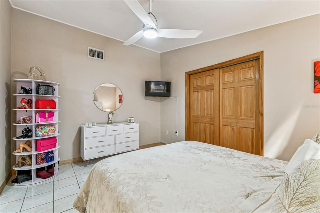 На продажу: $489,000 (4 спален, 2 ванн, 1559 Квадратных фут)