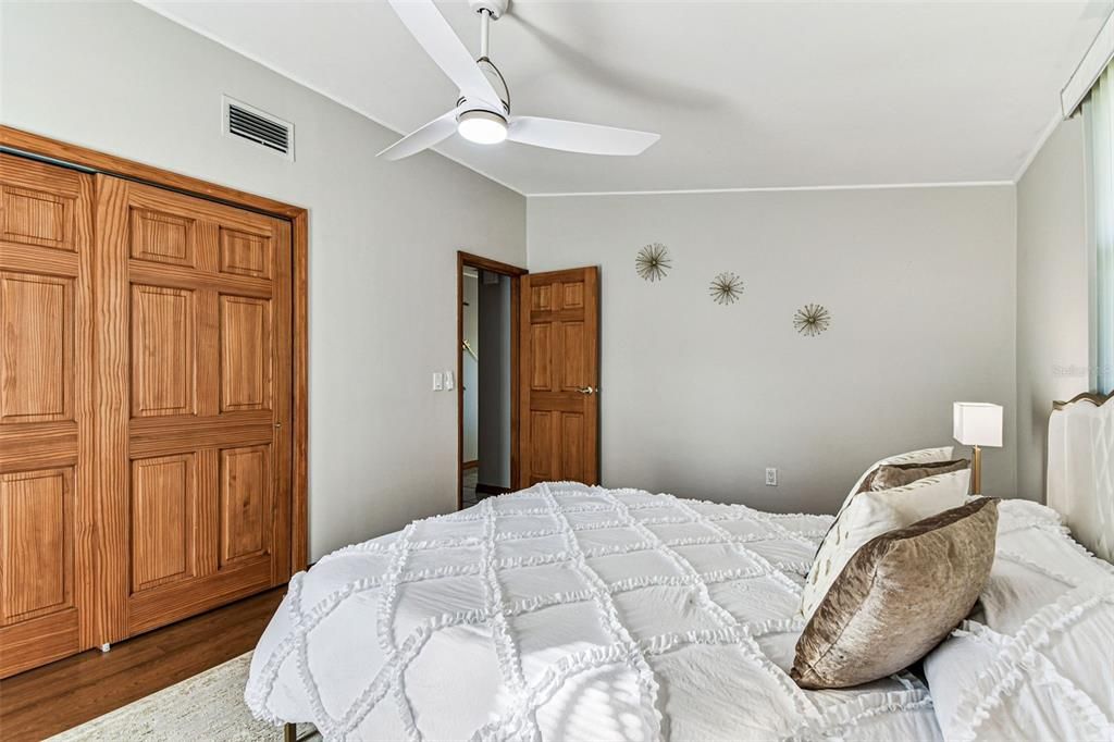 На продажу: $489,000 (4 спален, 2 ванн, 1559 Квадратных фут)