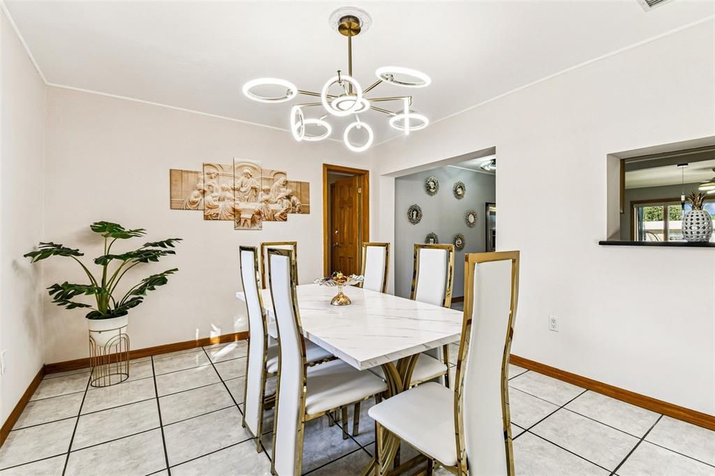 На продажу: $489,000 (4 спален, 2 ванн, 1559 Квадратных фут)