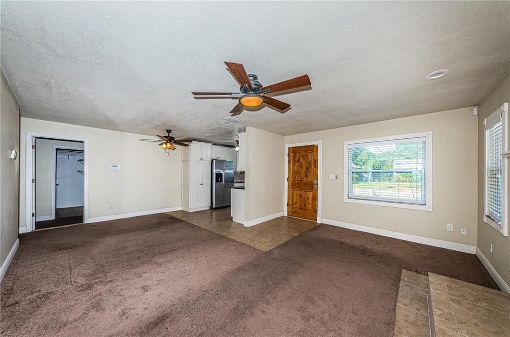 En Venta: $350,000 (2 camas, 2 baños, 1211 Pies cuadrados)