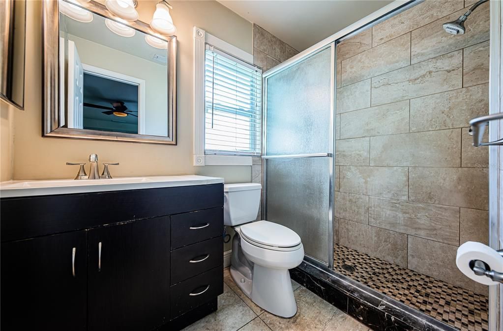 En Venta: $350,000 (2 camas, 2 baños, 1211 Pies cuadrados)