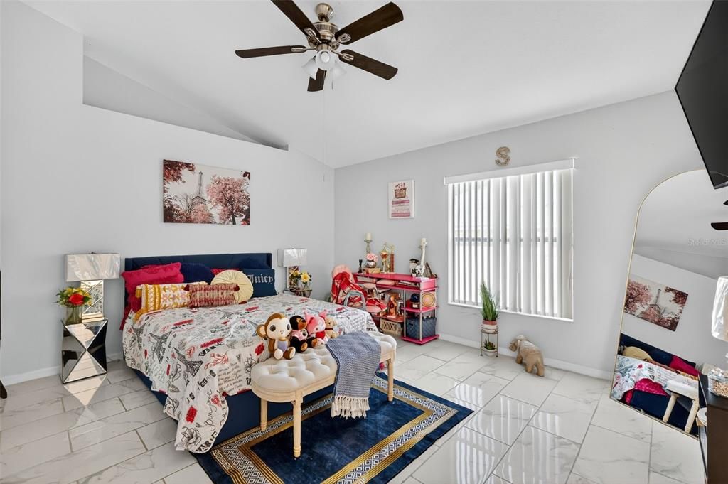 待售: $332,000 (4 贝兹, 2 浴室, 1874 平方英尺)