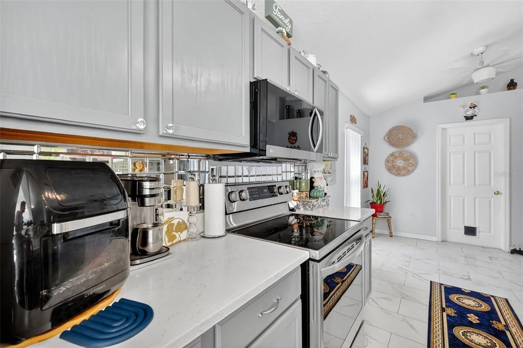 待售: $332,000 (4 贝兹, 2 浴室, 1874 平方英尺)