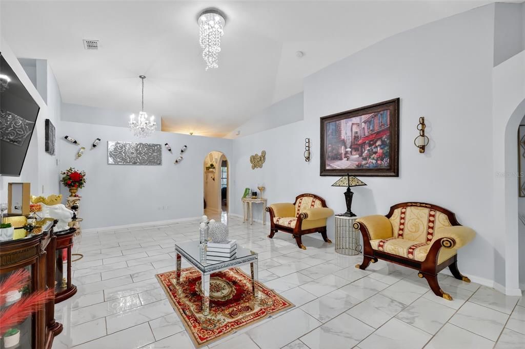 待售: $332,000 (4 贝兹, 2 浴室, 1874 平方英尺)