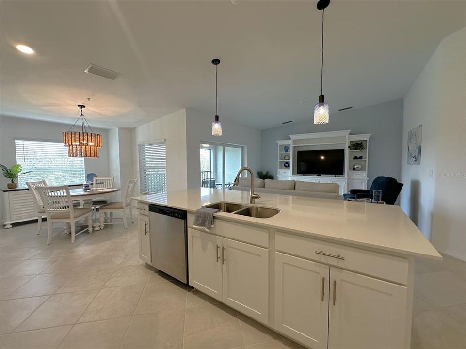 For Rent: $6,000 (2 beds, 2 baths, 1366 Square Feet)