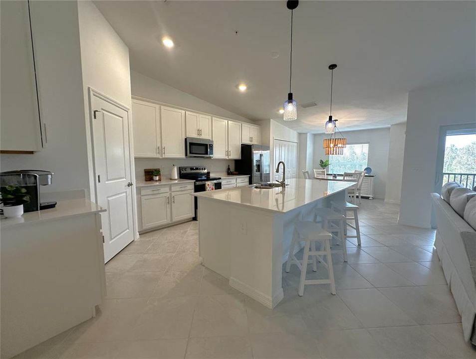 For Rent: $6,000 (2 beds, 2 baths, 1366 Square Feet)