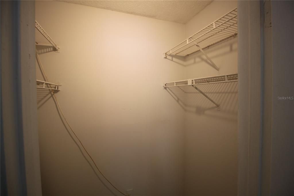 For Rent: $1,100 (1 beds, 1 baths, 496 Square Feet)