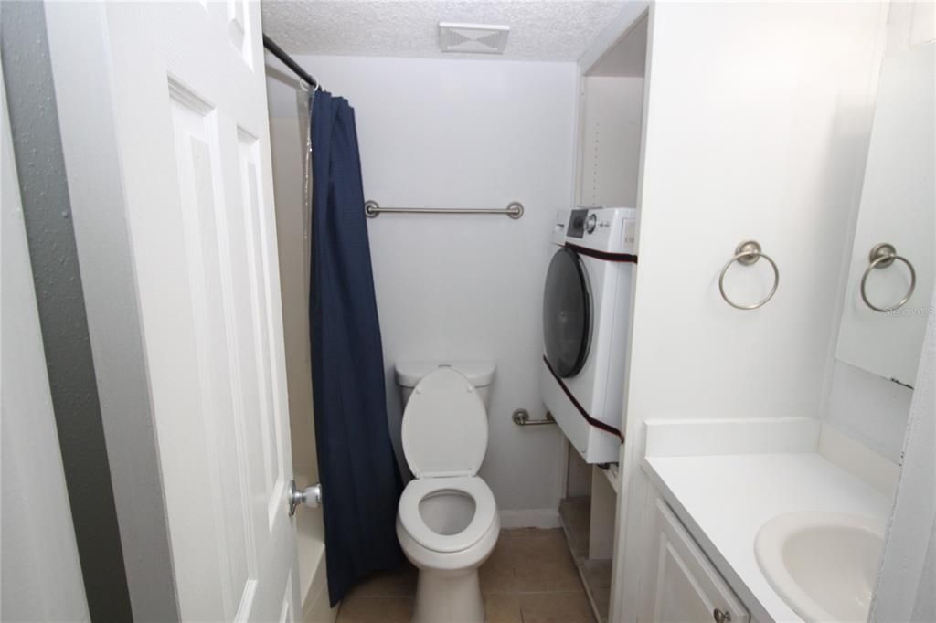 For Rent: $1,100 (1 beds, 1 baths, 496 Square Feet)