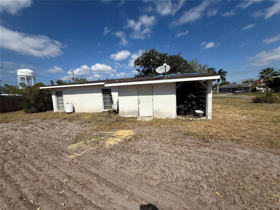 Active With Contract: $299,900 (3 beds, 2 baths, 1225 Square Feet)