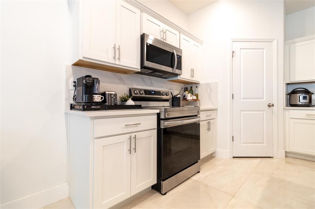 На продажу: $435,000 (4 спален, 2 ванн, 2406 Квадратных фут)