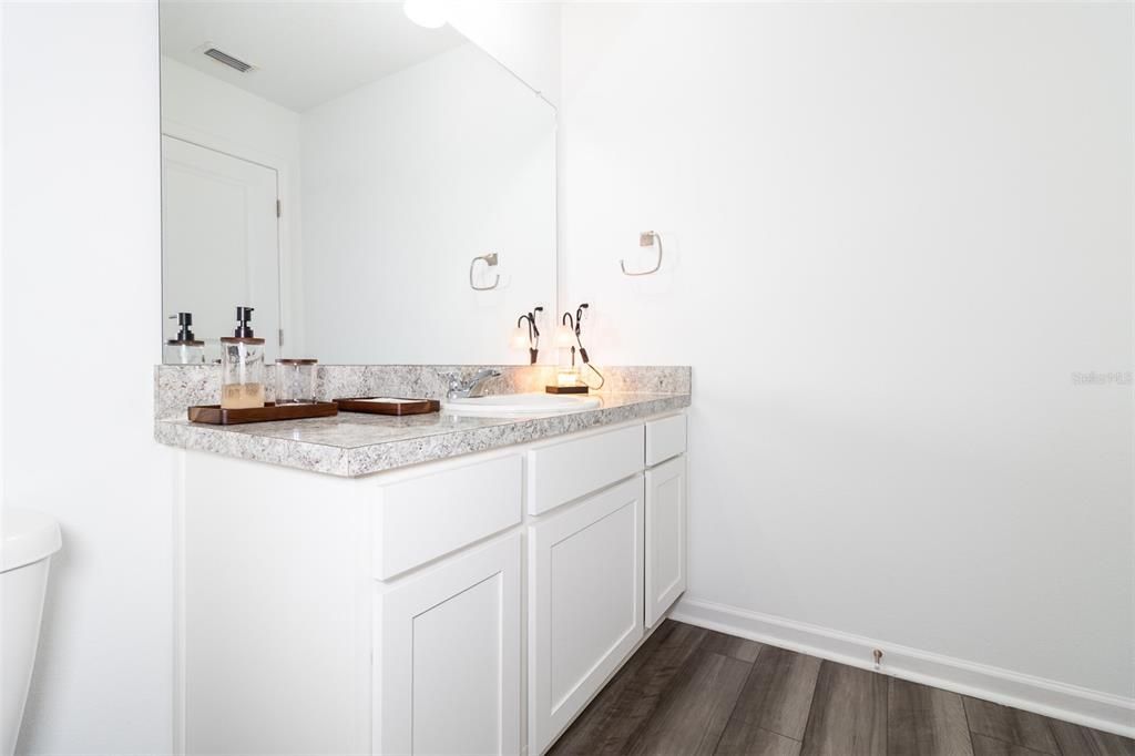 На продажу: $435,000 (4 спален, 2 ванн, 2406 Квадратных фут)