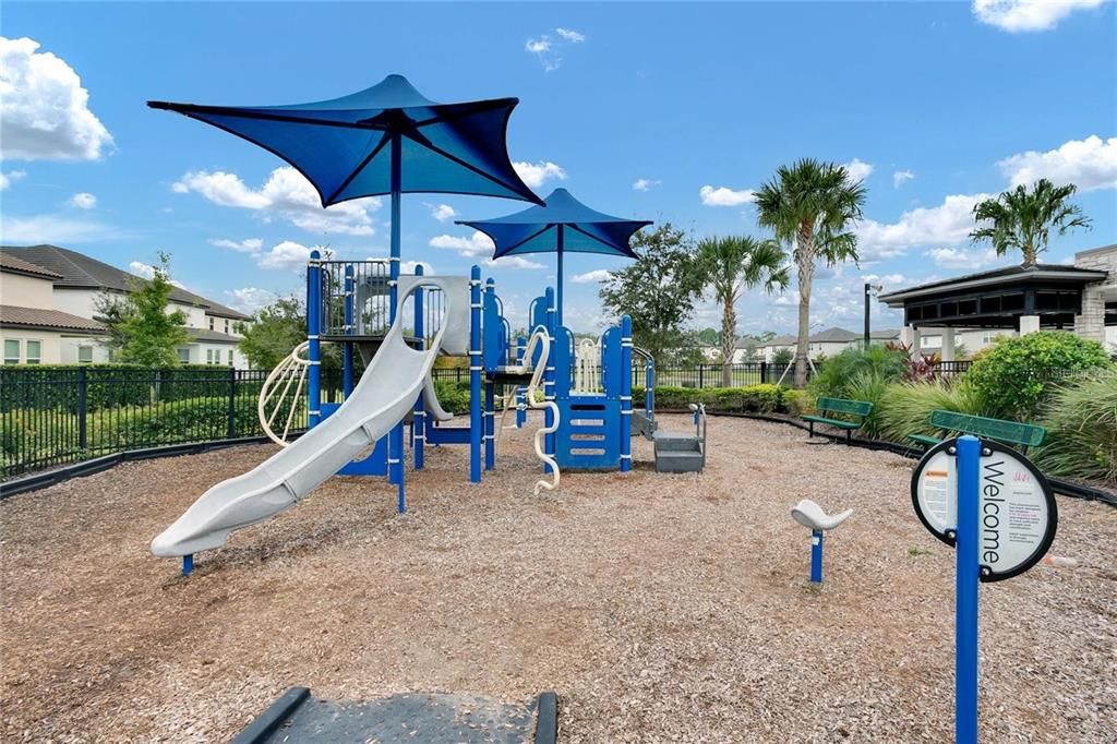 出租: $4,150 (5 贝兹, 3 浴室, 3689 平方英尺)