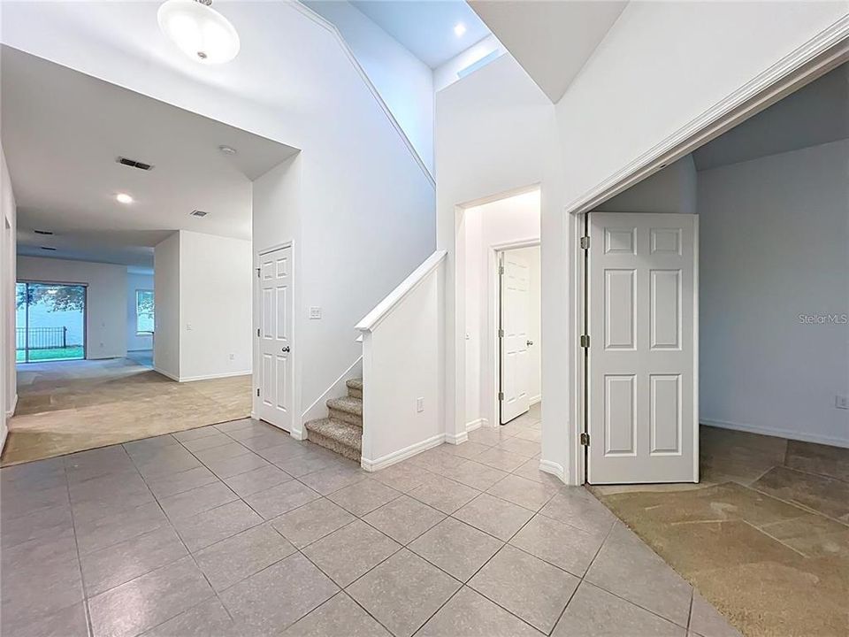 出租: $4,150 (5 贝兹, 3 浴室, 3689 平方英尺)