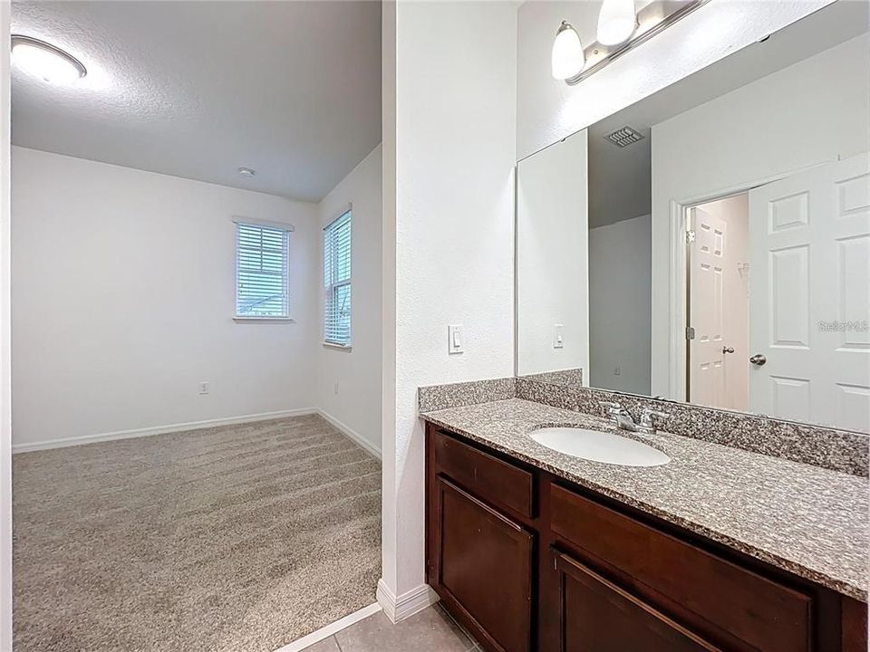 出租: $4,150 (5 贝兹, 3 浴室, 3689 平方英尺)