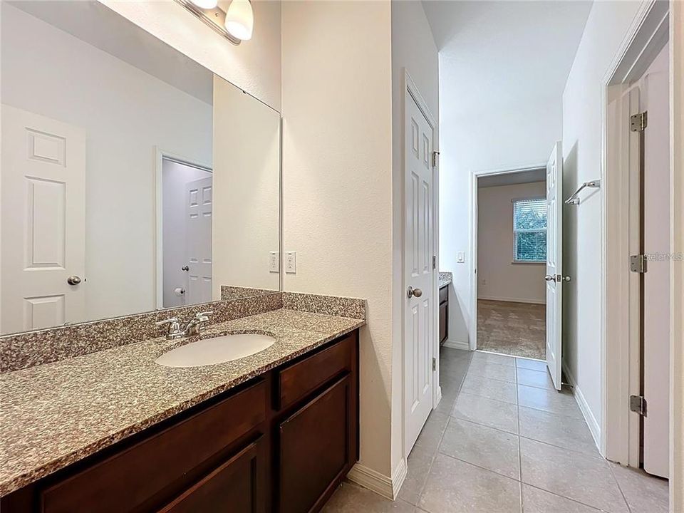 出租: $4,150 (5 贝兹, 3 浴室, 3689 平方英尺)