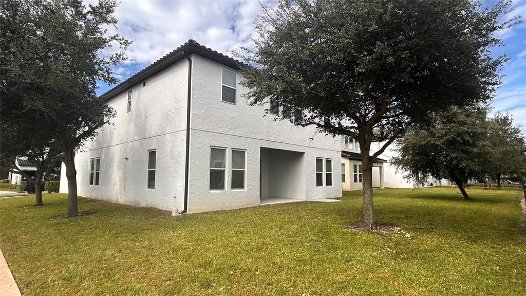 出租: $4,150 (5 贝兹, 3 浴室, 3689 平方英尺)