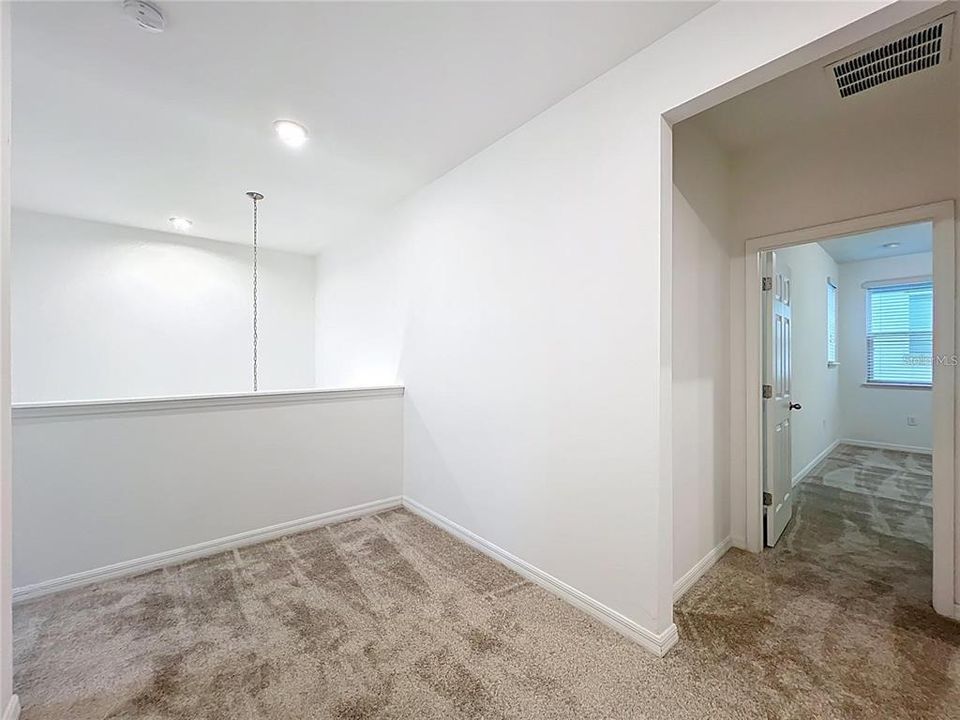 出租: $4,150 (5 贝兹, 3 浴室, 3689 平方英尺)