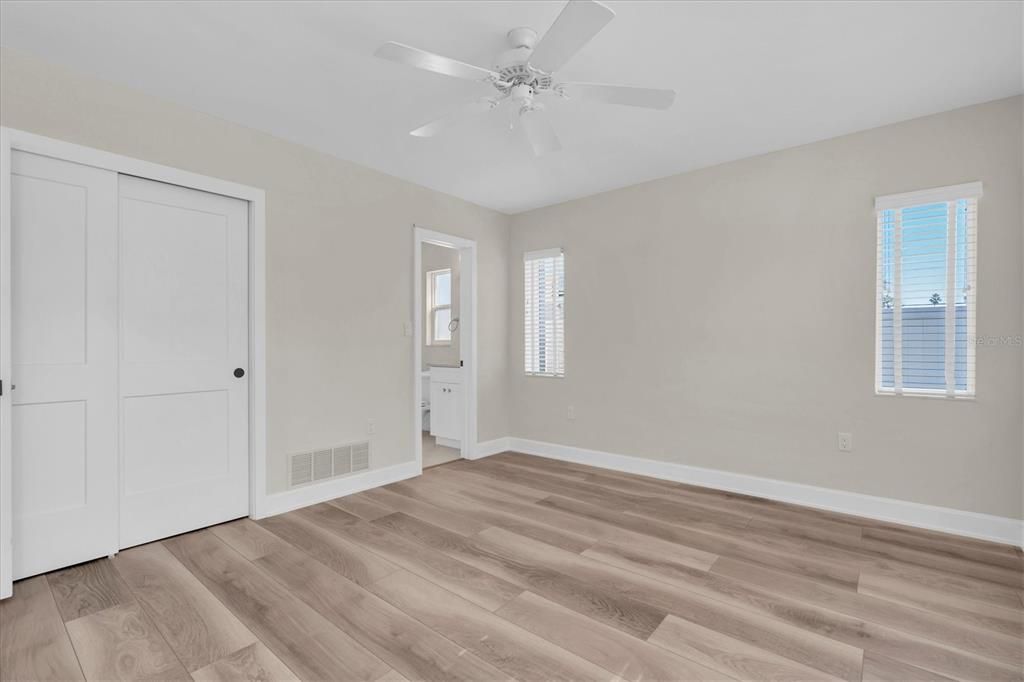 En Venta: $790,000 (3 camas, 2 baños, 1407 Pies cuadrados)