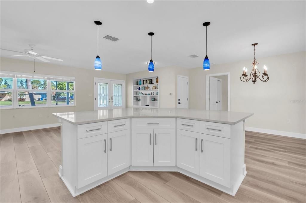 En Venta: $790,000 (3 camas, 2 baños, 1407 Pies cuadrados)