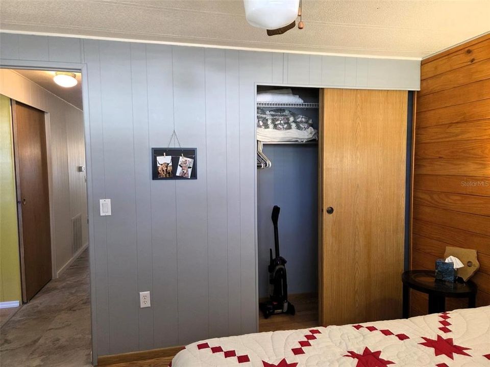 For Sale: $200,000 (2 beds, 2 baths, 1150 Square Feet)