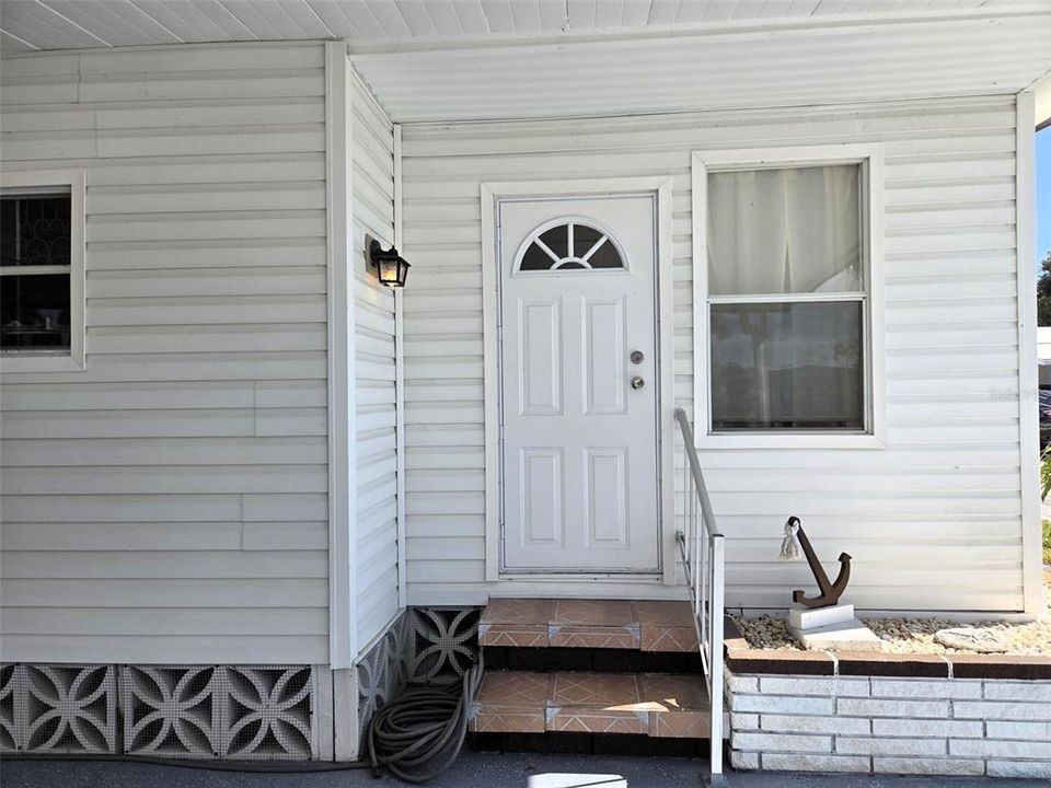 For Sale: $200,000 (2 beds, 2 baths, 1150 Square Feet)