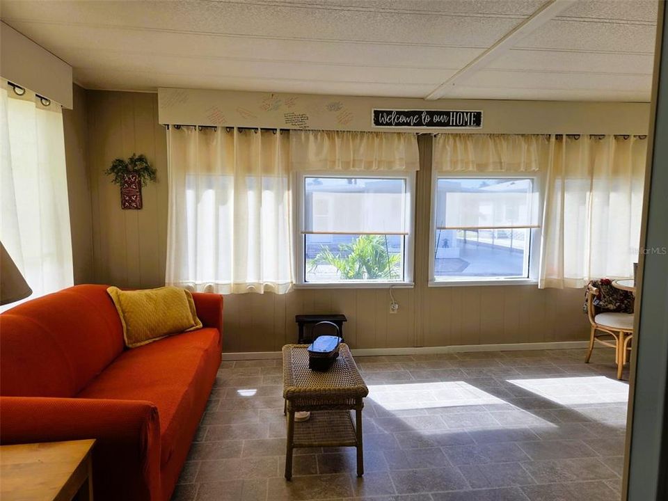 For Sale: $200,000 (2 beds, 2 baths, 1150 Square Feet)