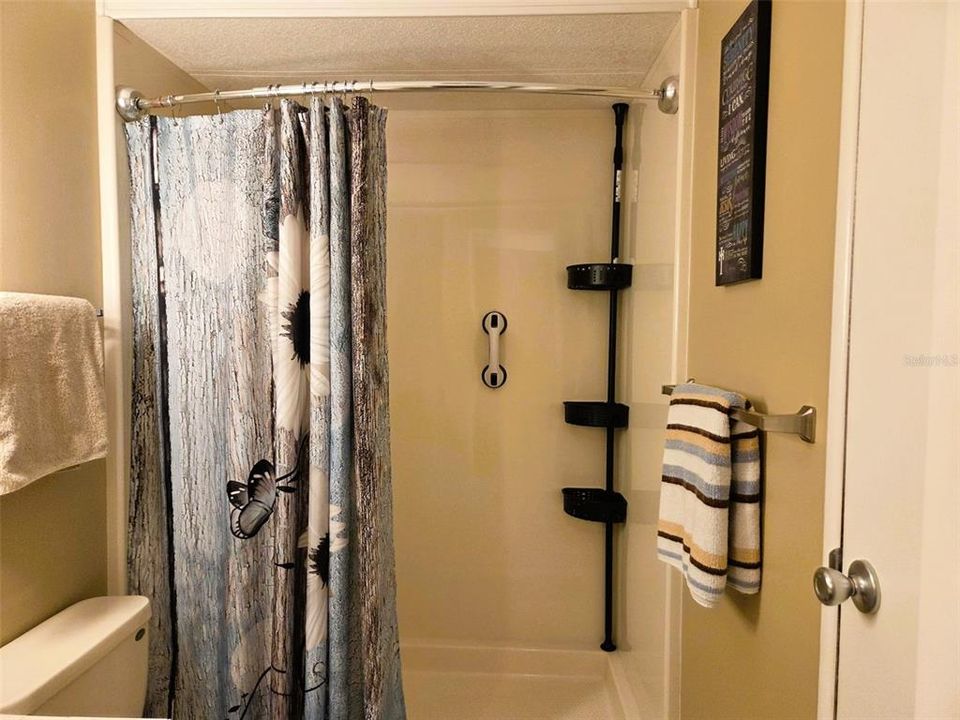 For Sale: $200,000 (2 beds, 2 baths, 1150 Square Feet)