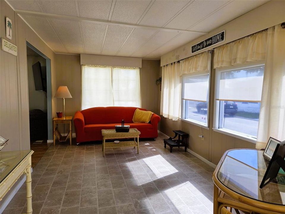 For Sale: $200,000 (2 beds, 2 baths, 1150 Square Feet)