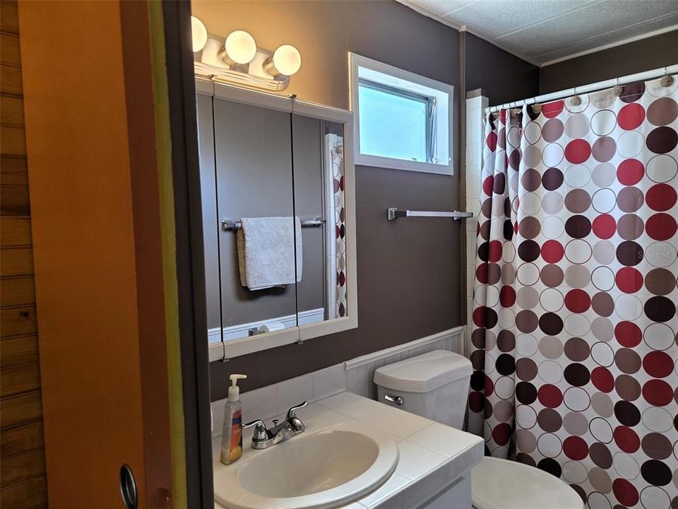 For Sale: $200,000 (2 beds, 2 baths, 1150 Square Feet)