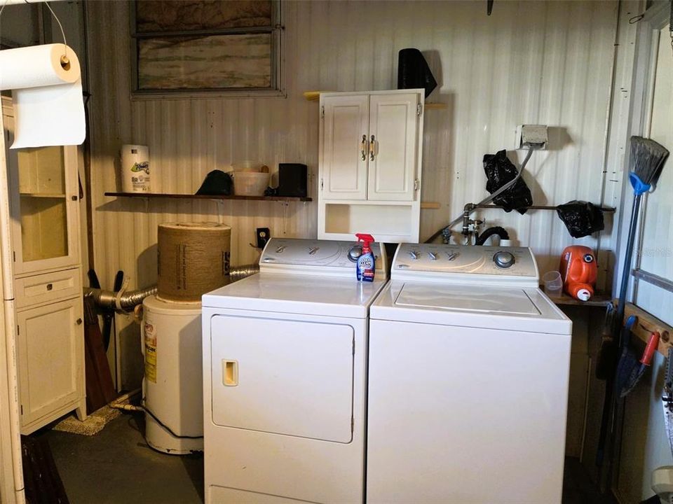 For Sale: $200,000 (2 beds, 2 baths, 1150 Square Feet)