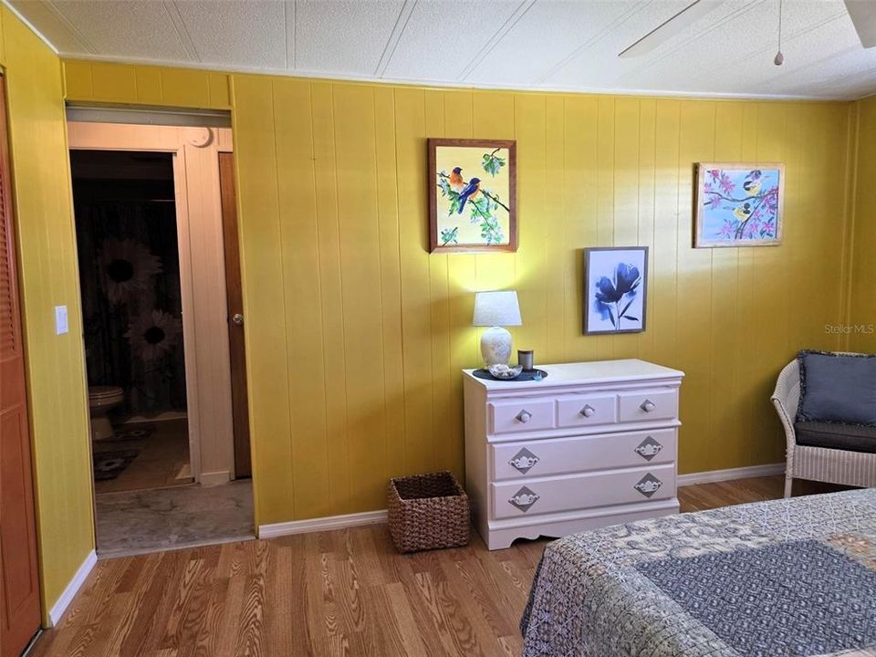 For Sale: $200,000 (2 beds, 2 baths, 1150 Square Feet)