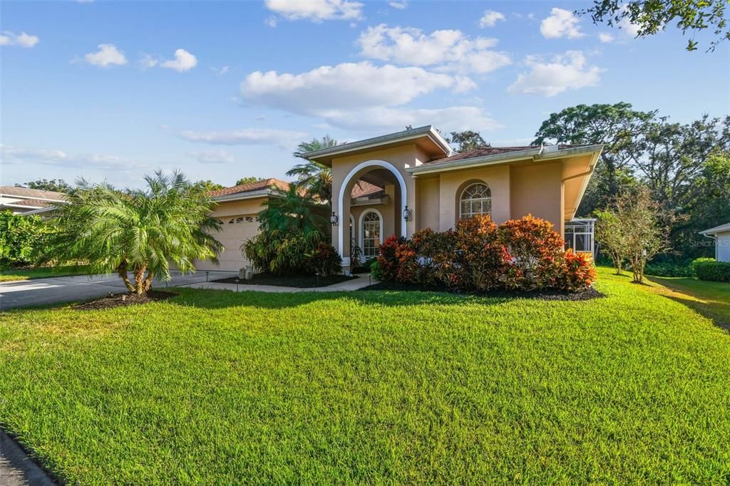 合同活跃: $847,000 (3 贝兹, 3 浴室, 2332 平方英尺)