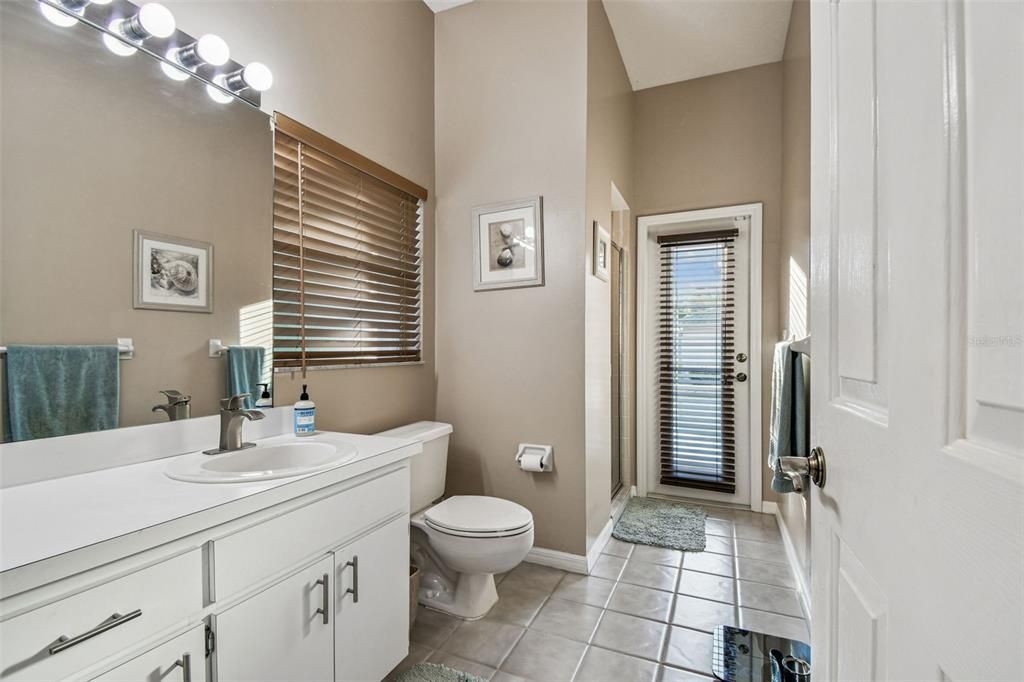 合同活跃: $847,000 (3 贝兹, 3 浴室, 2332 平方英尺)