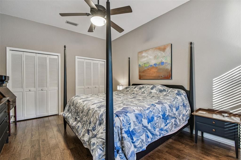 合同活跃: $847,000 (3 贝兹, 3 浴室, 2332 平方英尺)