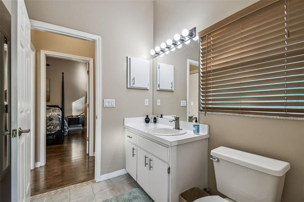 合同活跃: $847,000 (3 贝兹, 3 浴室, 2332 平方英尺)