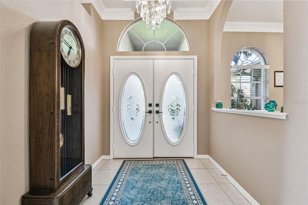 合同活跃: $847,000 (3 贝兹, 3 浴室, 2332 平方英尺)