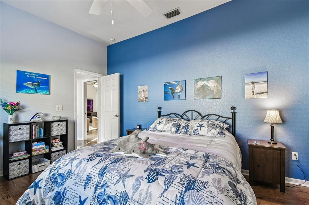 合同活跃: $847,000 (3 贝兹, 3 浴室, 2332 平方英尺)