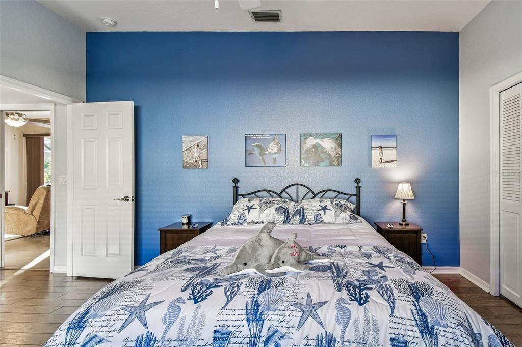 合同活跃: $847,000 (3 贝兹, 3 浴室, 2332 平方英尺)