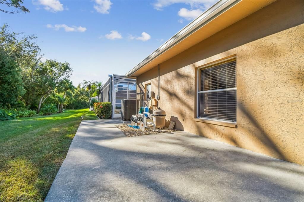 合同活跃: $847,000 (3 贝兹, 3 浴室, 2332 平方英尺)