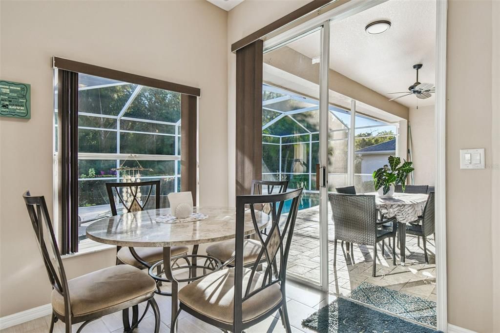 合同活跃: $847,000 (3 贝兹, 3 浴室, 2332 平方英尺)