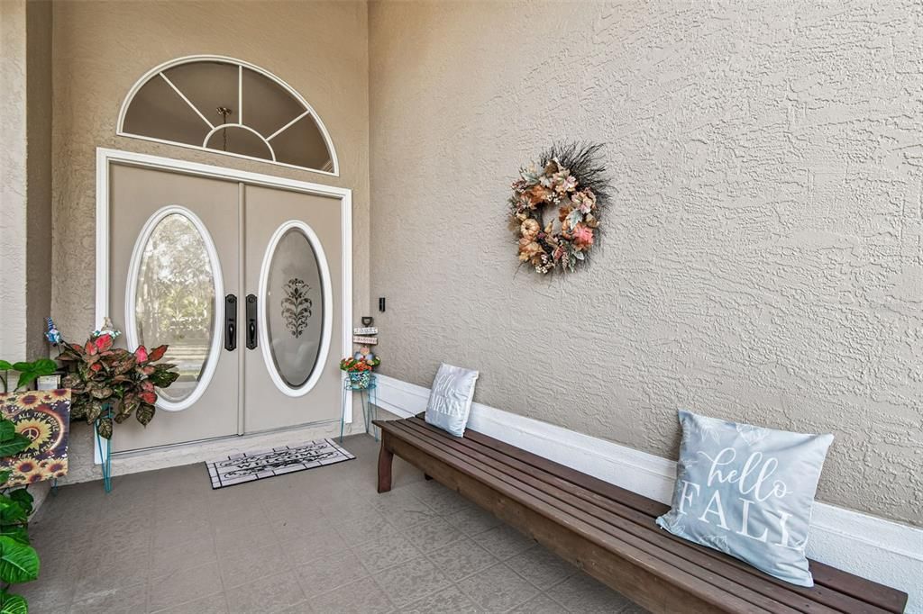 合同活跃: $847,000 (3 贝兹, 3 浴室, 2332 平方英尺)