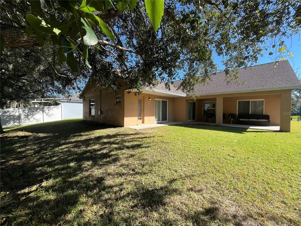 合同活跃: $2,450 (4 贝兹, 3 浴室, 2033 平方英尺)