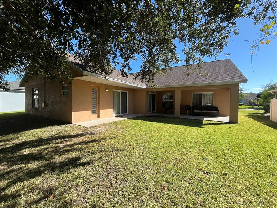 合同活跃: $2,450 (4 贝兹, 3 浴室, 2033 平方英尺)