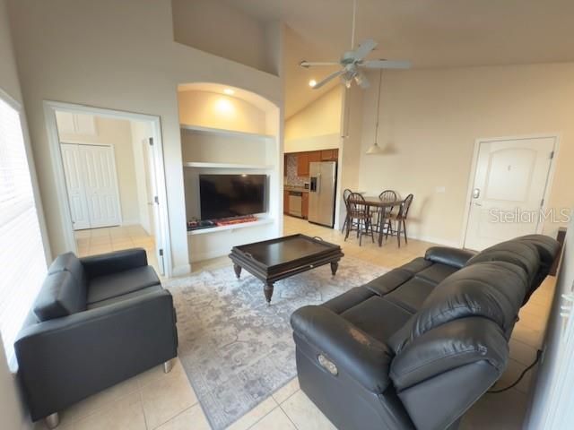 待售: $220,000 (2 贝兹, 2 浴室, 1057 平方英尺)