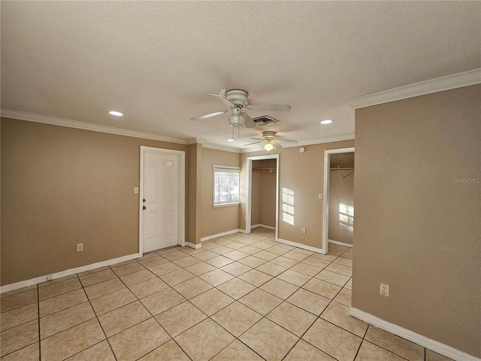 For Rent: $1,025 (1 beds, 1 baths, 589 Square Feet)