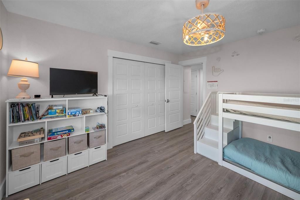 На продажу: $1,890,000 (6 спален, 0 ванн, 3060 Квадратных фут)