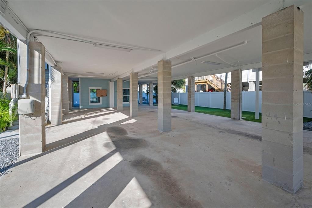 На продажу: $1,890,000 (6 спален, 0 ванн, 3060 Квадратных фут)