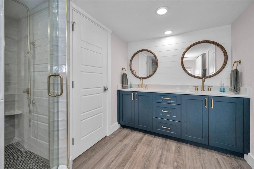 На продажу: $1,890,000 (6 спален, 0 ванн, 3060 Квадратных фут)